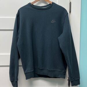 Nike pullover sweatshirt